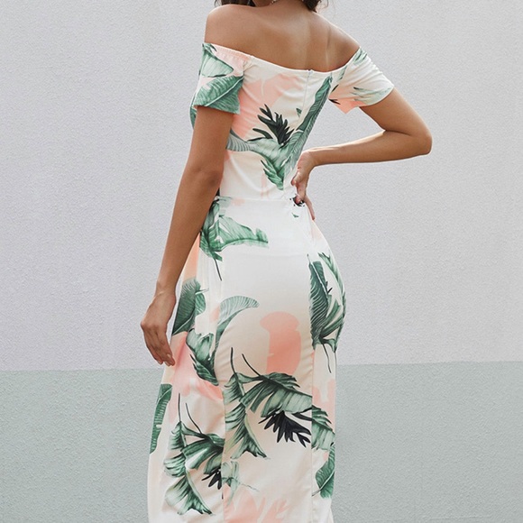 https://dar-go.com/products/printed-off-shoulder-split-dress - Picture 3 of 16